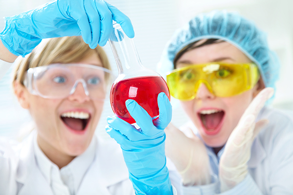 image of 2 women in a lab